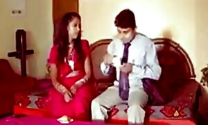 大きなお尻を持つ雛は、シャワーの後にオフィスの男に会い、彼に帽子を与える 女性 向け 無 修正 エロ 動画