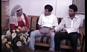 彼女の首を保持し、お尻に学生をねじ込む大きなペニスを持つLovelace エロ 女性 用 動画