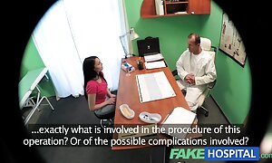 ソファの上に三つのガールフレンド-グレーは、マニキュアで空間に指を挿入します 女性 専用 エロ 動画 サイト