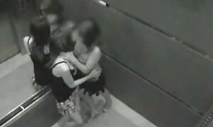 赤毛の獣は彼女のボーイフレンドにその良いフェラを与える エロ 動画 女子 向け