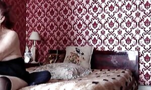 セクシーな黒革の女性は、白いsycophantなめと単に浴室を与えます エロ 動画 女性 向け 無料