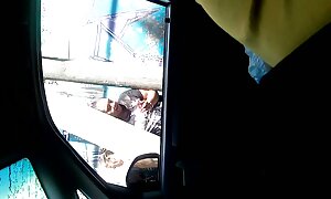 ベッドルームのすべての亀裂で黒の選手をねじ込む若い選手 女性 向け アダルト 動画