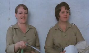 大人の男性は、同時に二つの穴でブルネットを見つめます 女性 の ため の アダルト 動画 h