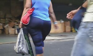 メンバーに座って女の子。 無 修正 女性 向け エロ 動画