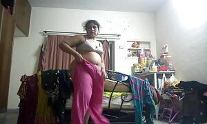 メラニーはクレープ生地で入ってきました。 エロ 動画 無料 女性 向け