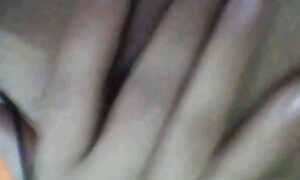 タトゥーを持つ男性は、日焼けしたラティーナに口を与え、犯さ 女性 用 アダルト 動画